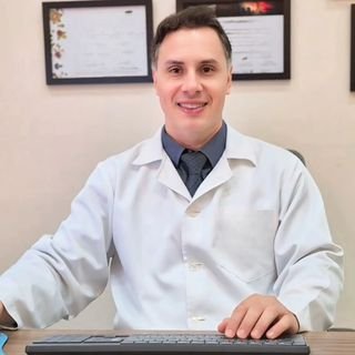Dr. Eduardo Chammas