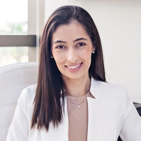 Dra. Carolina Dias