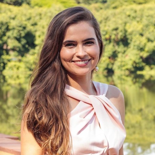 Dra. Ana Virgínia Araujo Batista