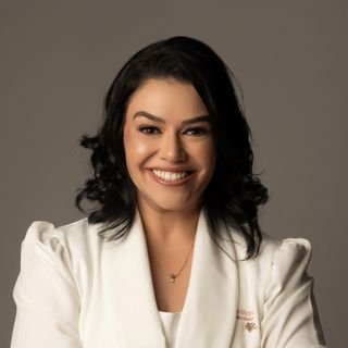 Dra. Lívia Pellegrino Maria