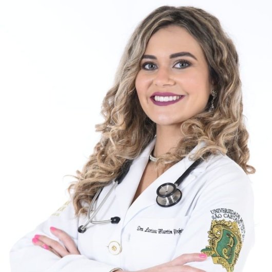 Dra. Larissa Martin Pinheiro