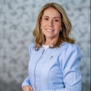 Dra. Cecilia Alves Costa de Castro Pache de Faria