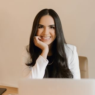 Dra. Aline Vieira Bento