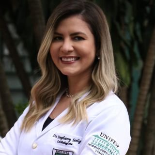 Dra. Stephany Da Cunha Seelig