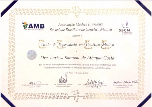 Dra. Larissa Sampaio de Athayde Costa