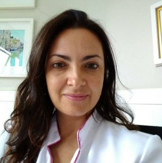 Dra. Luciane Poletto Antunes