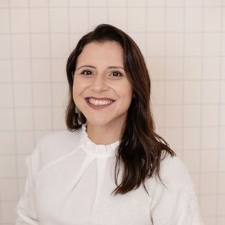 Cristina Helena Rodrigues Alves .
