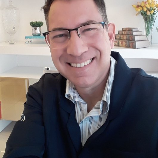 Dr. Ricardo Villela Armênio