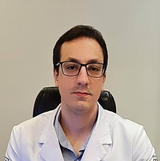Dr. Vitor Bastos Jardim