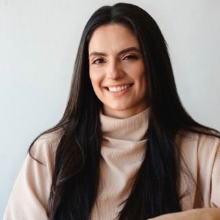 Dra. Ana Falachi