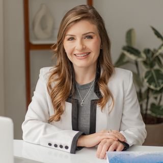 Dra. Caren Leivas Pozzer