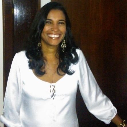 Dra. Carla Virgínia Costa do Nascimento