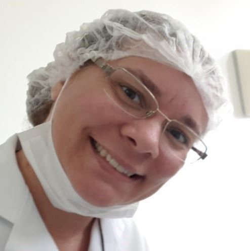 Dra. Karina Pereira Issamoto