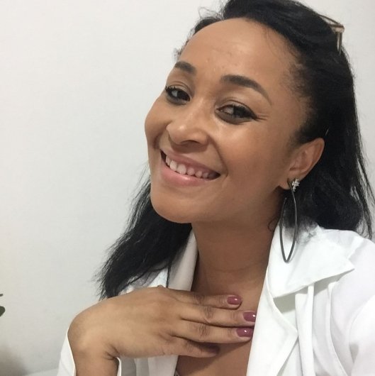 Prof. Mônica Pereira dos Santos