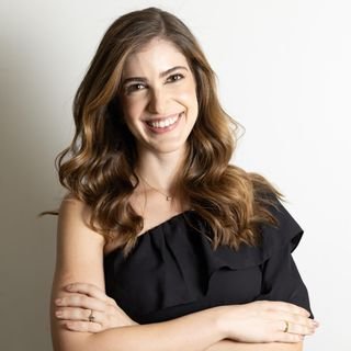Dra. Ana Luiza Viana Pequeno