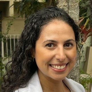 Dra. Livia Restani Dos Santos