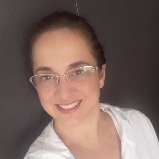 Dra. Eliana Serra