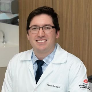 Dr. Gustavo Schuroff