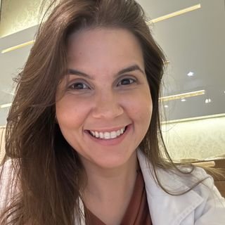 Dra. Camila Medeiros