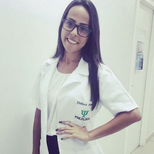 Dra. Débora Lívia Bento