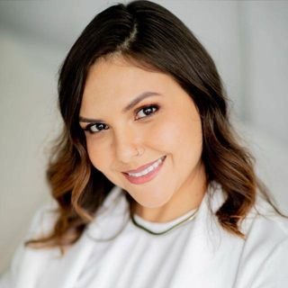 Dra. Anne Freitas Cardoso