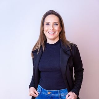Dra. Flávia Soares