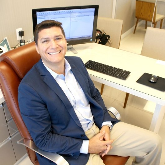 Dr. Adolfo Henrique Oliveira