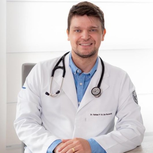Dr. Rafael Poubel Bolelli De Rezende
