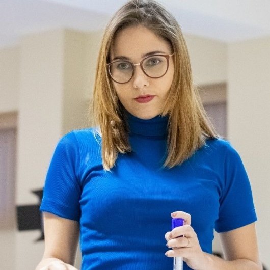 Prof. Lizandra Soares