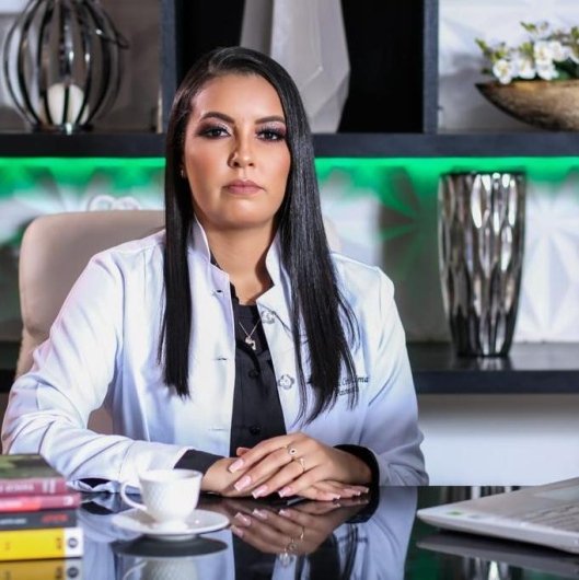 Dra. Cirlege Lima