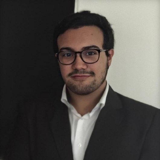 Dr. Andrey Cruz