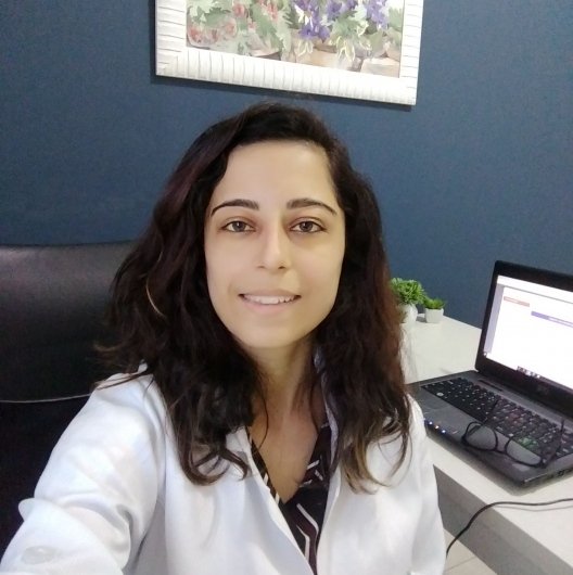 Dra. Lara Canedo