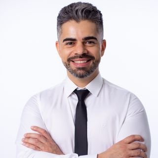 Dr. Lucian Carlos Cardoso Machado