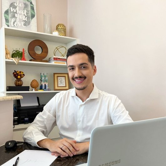 Dr. Vinícius Dilly Almeida