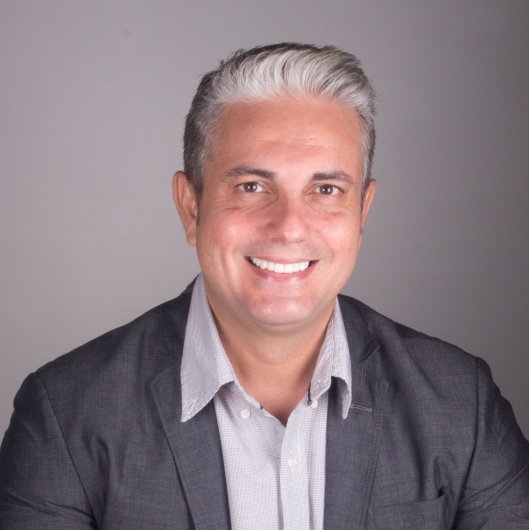 Dr. Marcos Salina