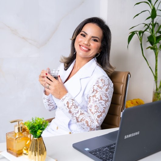 Dra. Mirella Oliveira de Mattos Barboza