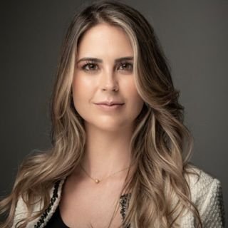 Dra. Vitoria Faustino