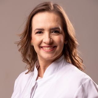 Dra. Mariana Kefalas Oliveira Gomes