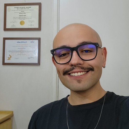 Dr. Gabriel Estruquel