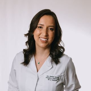 Dra. Amanda Damazio De Oliveira