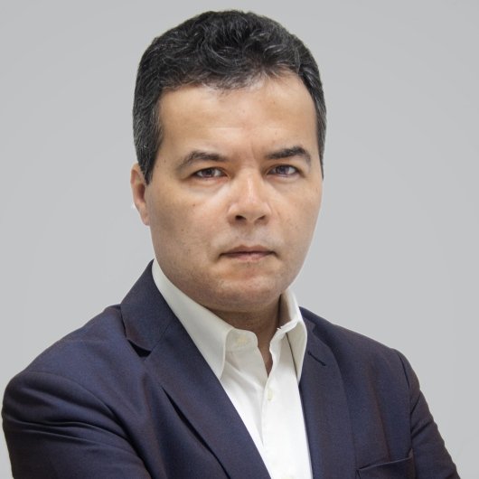 Dr. Sergio Lopes Viana