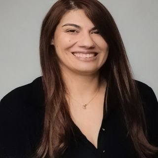 Dra. Vivian da Silva Menecucci