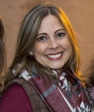 Dra. Caroline Bastos Martins