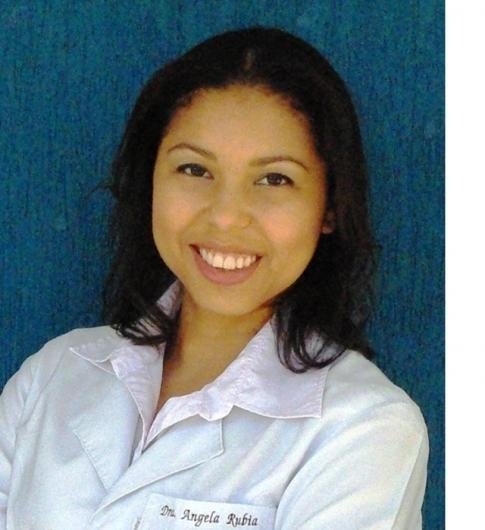 Dra. Angela Rubia Oliveira Silveira