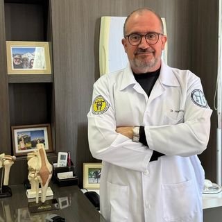 Dr. André Mauricio Covino Valadão de Freitas