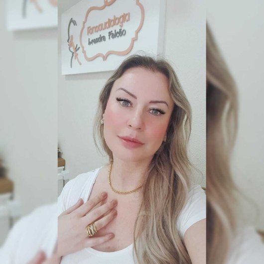 Dra. Leandra Falcão