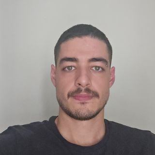 Dr. Leonardo Silva Pelaquim .
