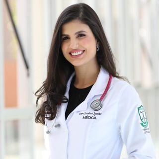Dra. Carolina Vargas de Almeida Sposito