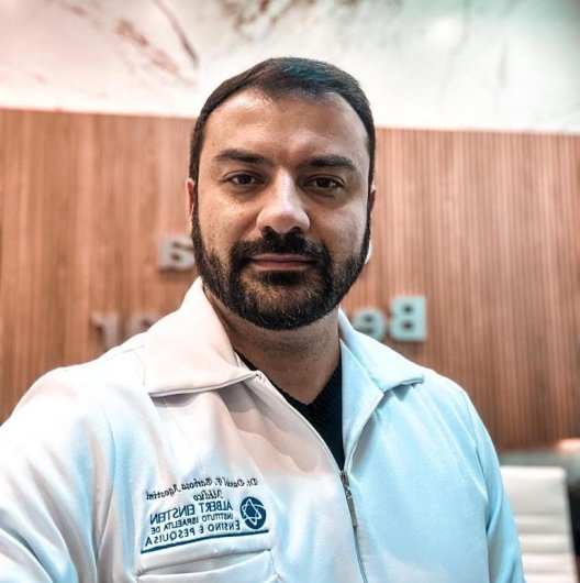 Dr. Daniel Fernando