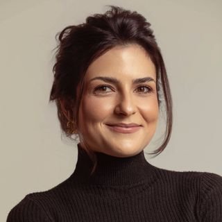 Dra. Laura Ferreira Barbosa